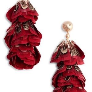 Kendra Scott Lenni Tiered Feather Earrings in Maroon Feathers and Rose Gold